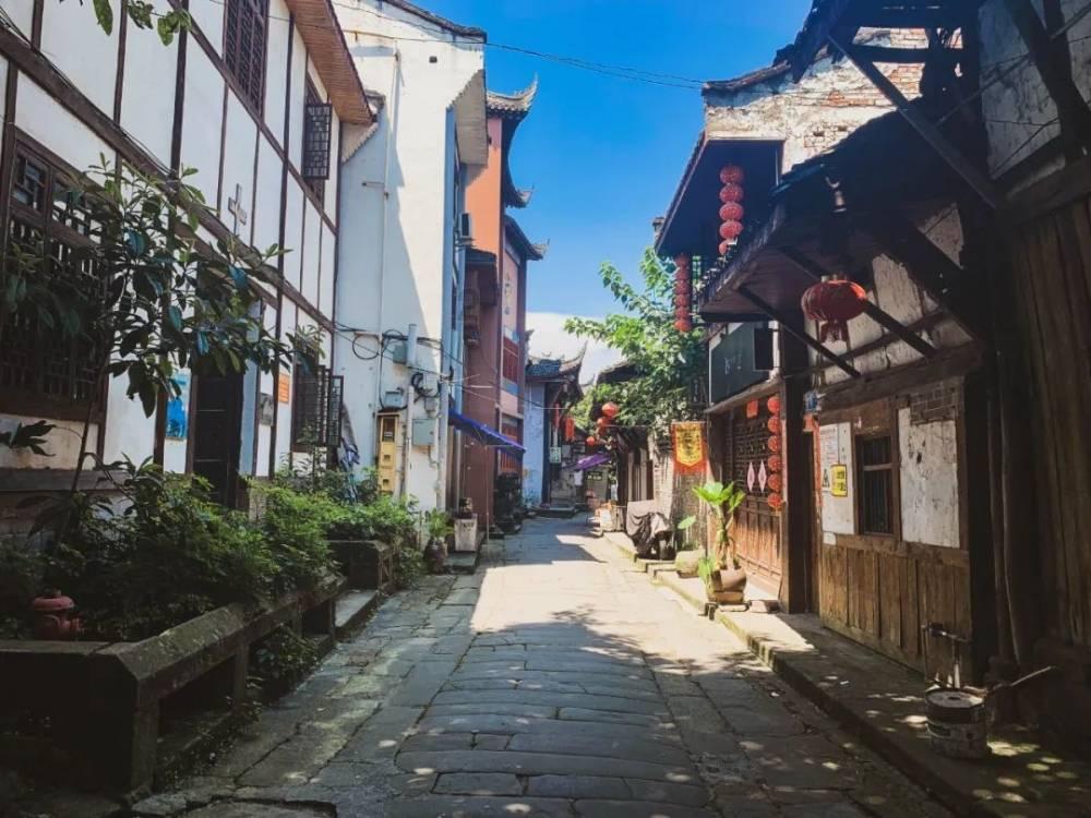 逃离荒凉的地方